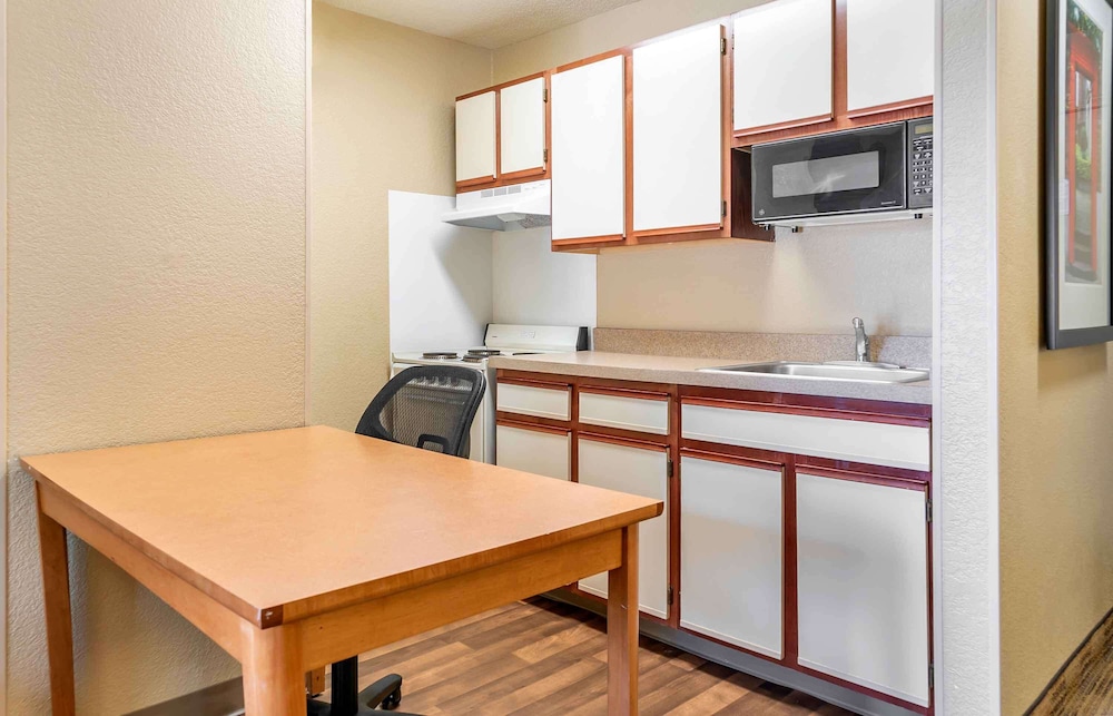 Extended Stay America - Detroit - Warren 30/46