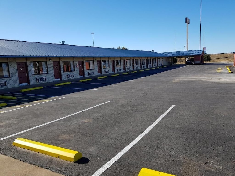 Budget Host Inn Eastland 47/56