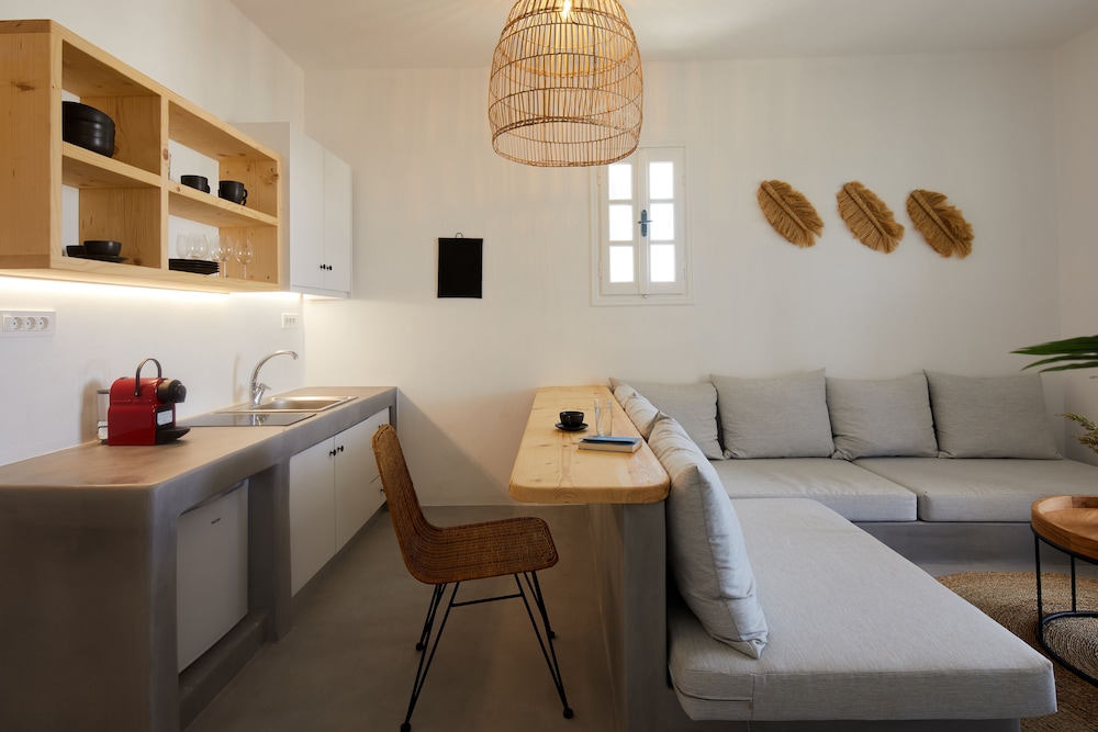 Symmetry Suite 23/50