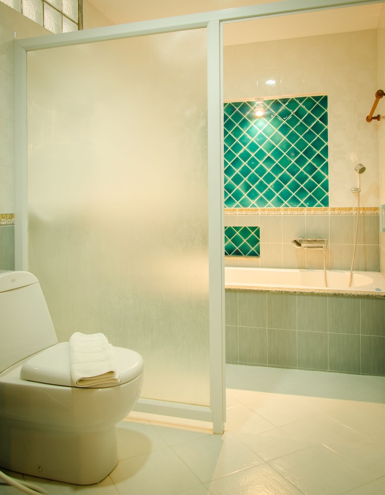 The Green Beach Resort 36/75