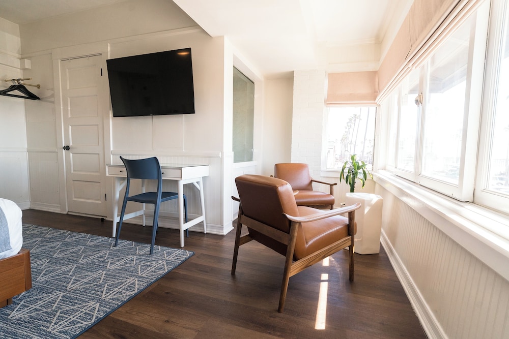Newport Beach Hotel, A Four Sisters Inn 50/58