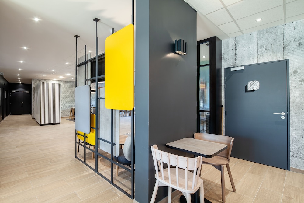 B&B HOTEL Saint Denis Porte de Paris 29/31