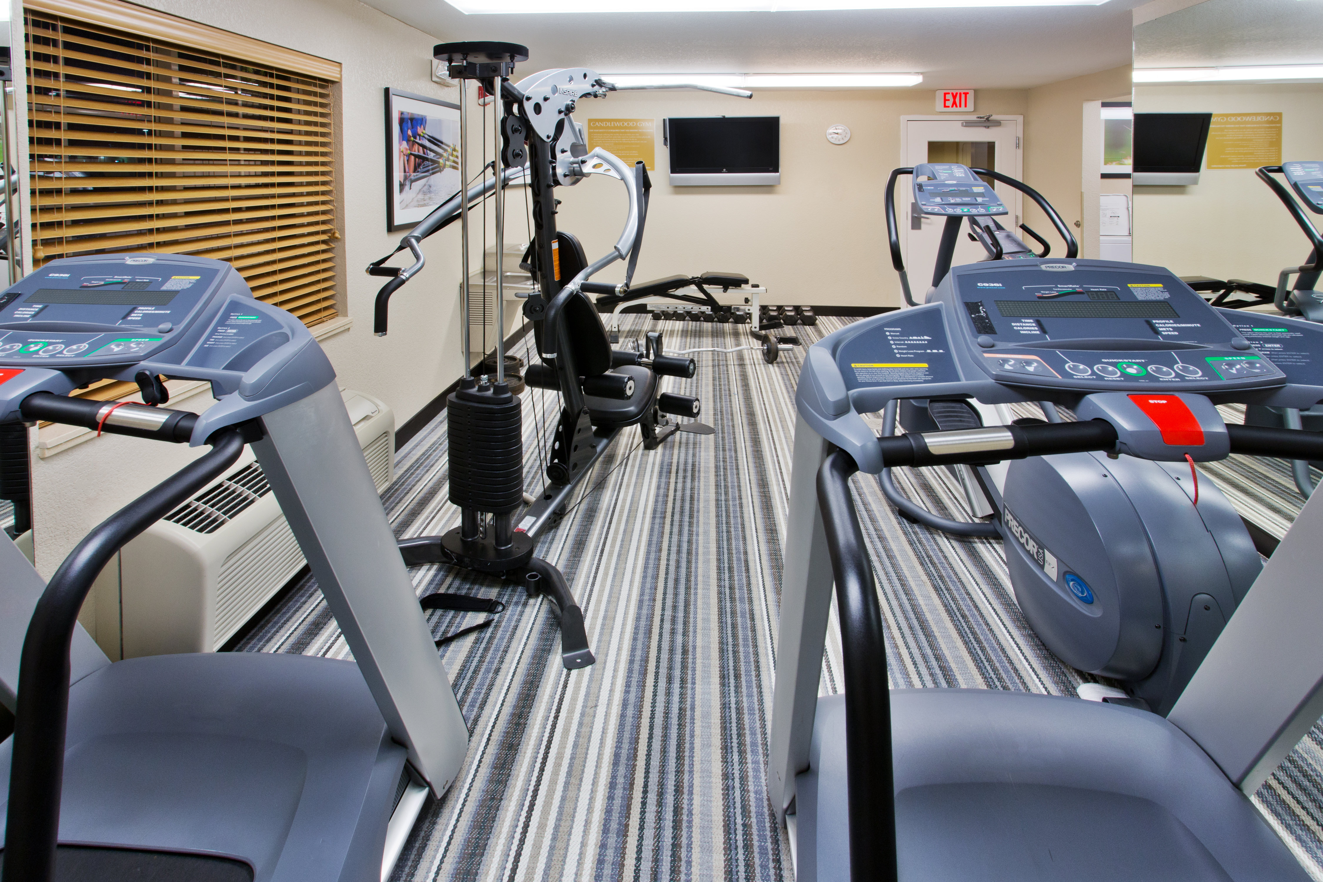 Candlewood Suites Medford 33/52
