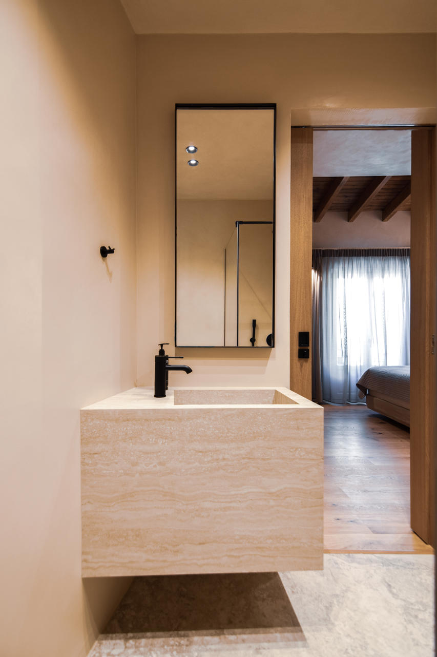 Consolato Boutique Suites 3/94