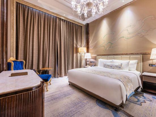 Space, Director, Luxury, Suite