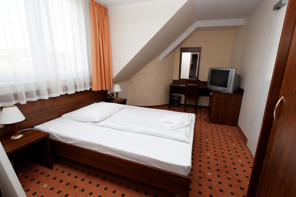 Hotel Europa City 24/67