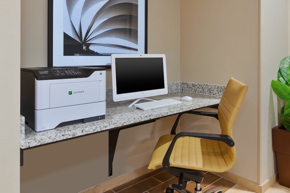 Candlewood Suites Louisville Northeast 29/33