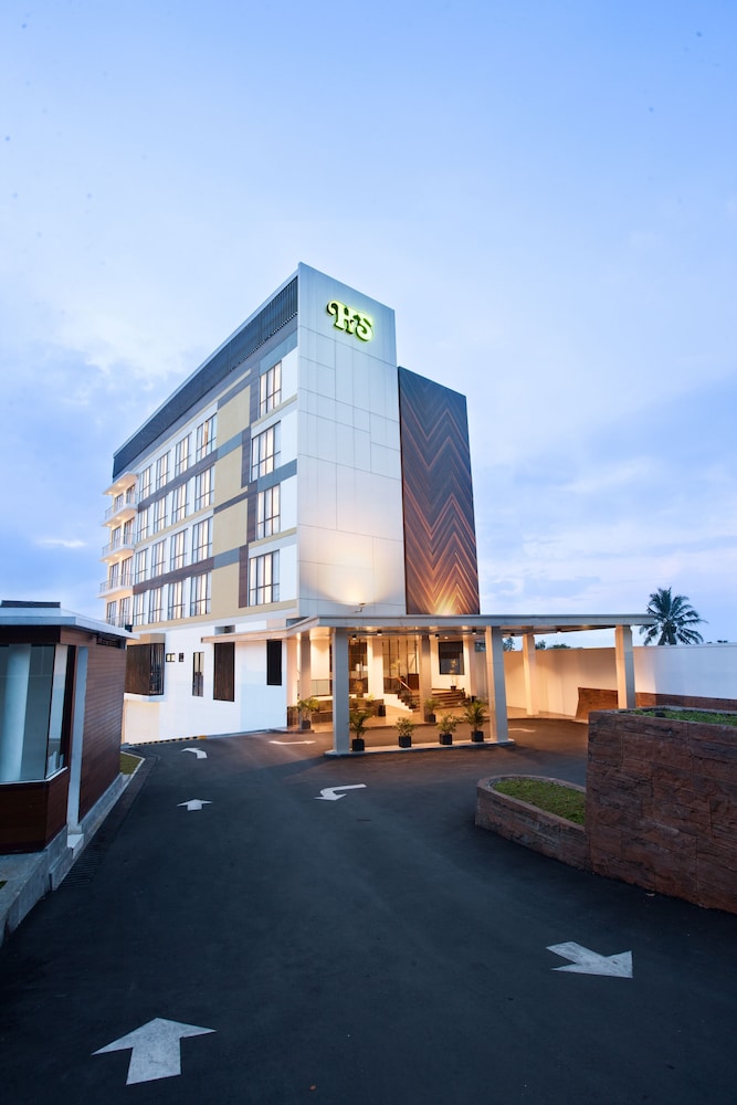 Laska Hotel Sukabumi 4/17
