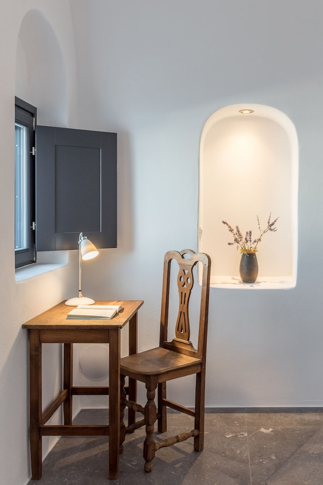 Chelidonia Luxury Suites - Adults Only 8/50