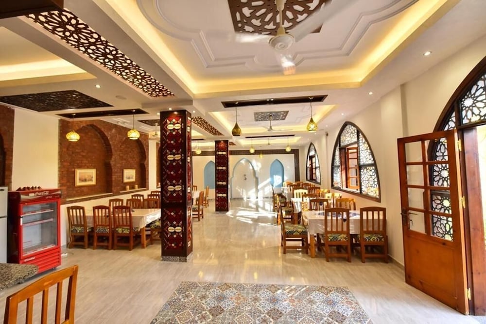 Amon Hotel 31/50