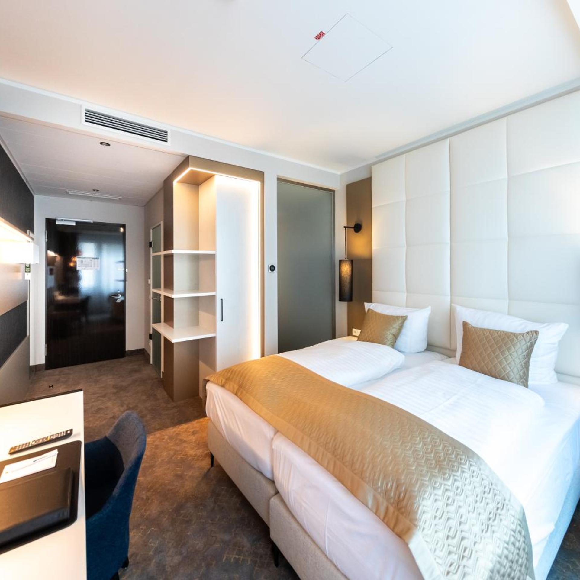 Room, Double Bed, City View, Large