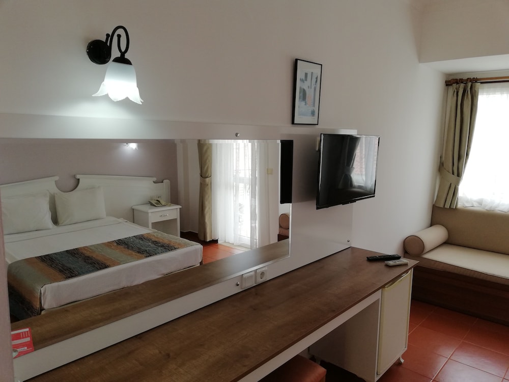 Karbel Beach Hotel 14/40