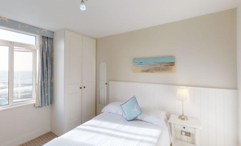 Room, Single