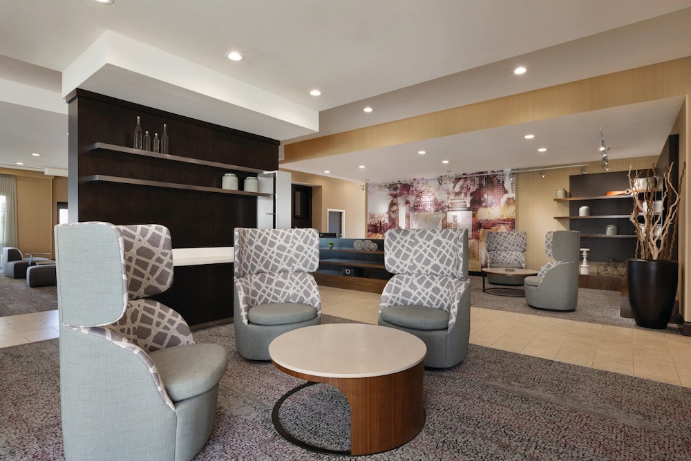 Courtyard by Marriott Charlotte Airport North 27/39