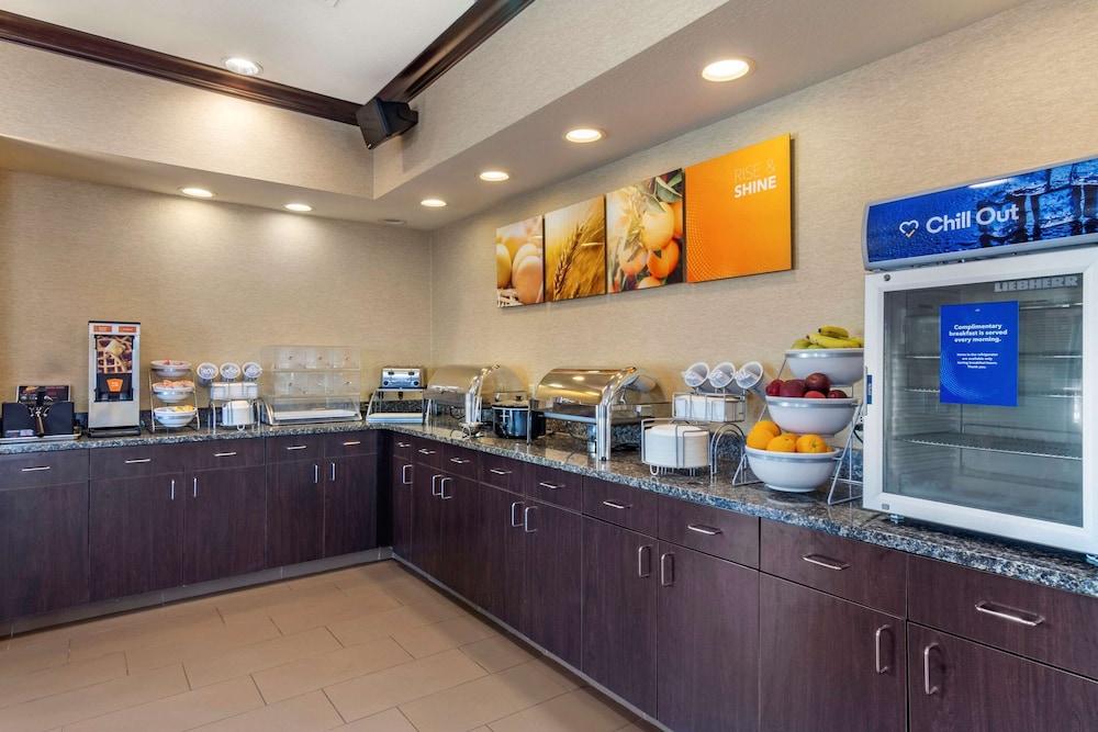 Comfort Suites Manhattan 37/43