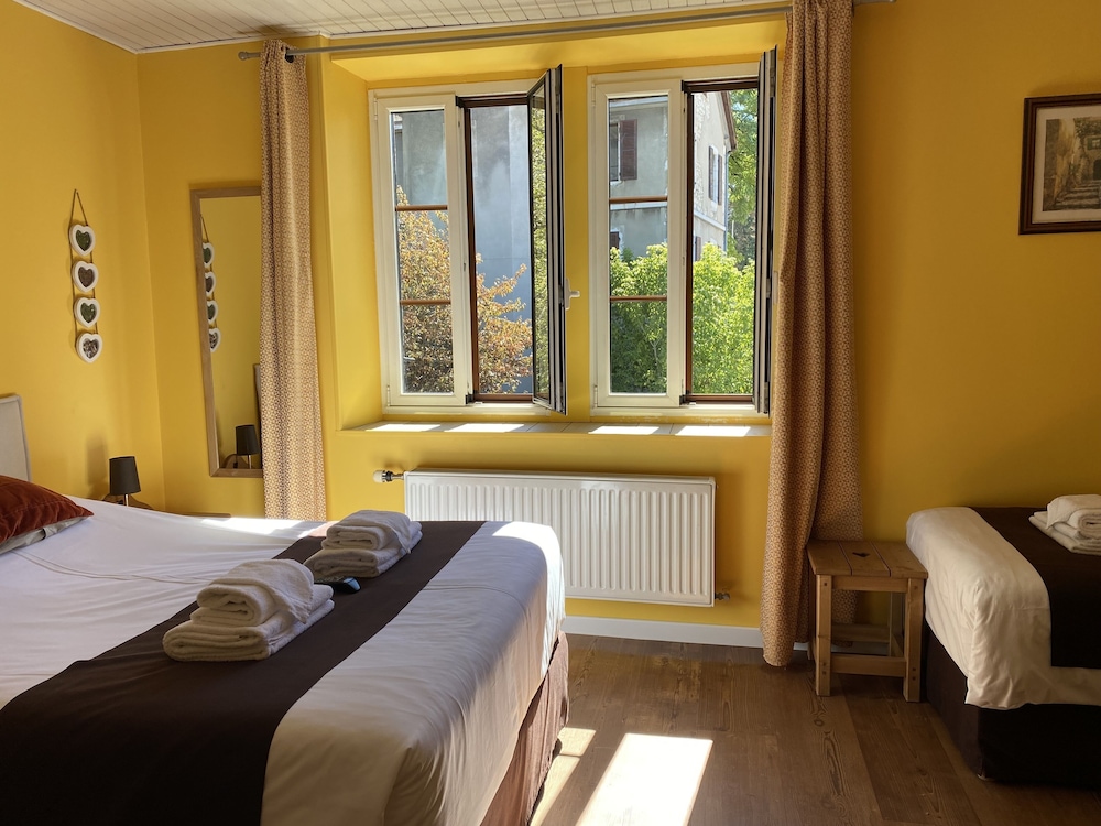 1 BEDROOM, STANDARD, QUADRUPLE
