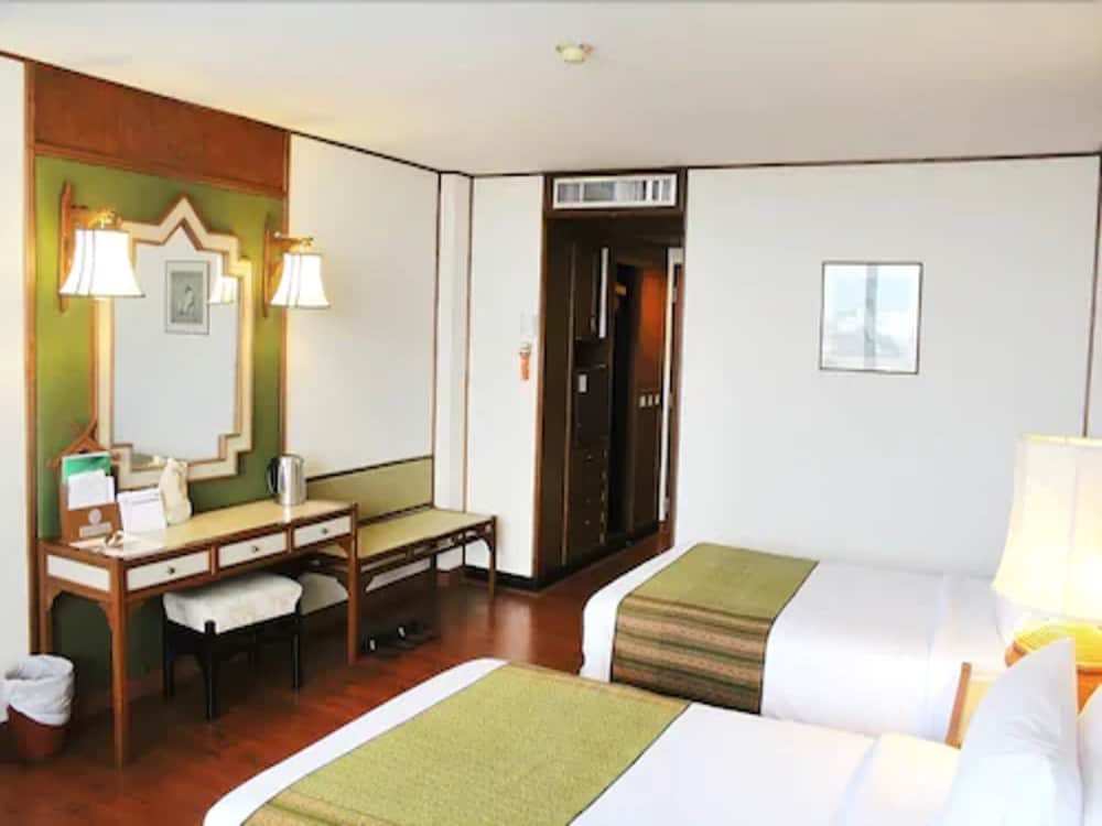 Chiang Mai Orchid Hotel 33/64