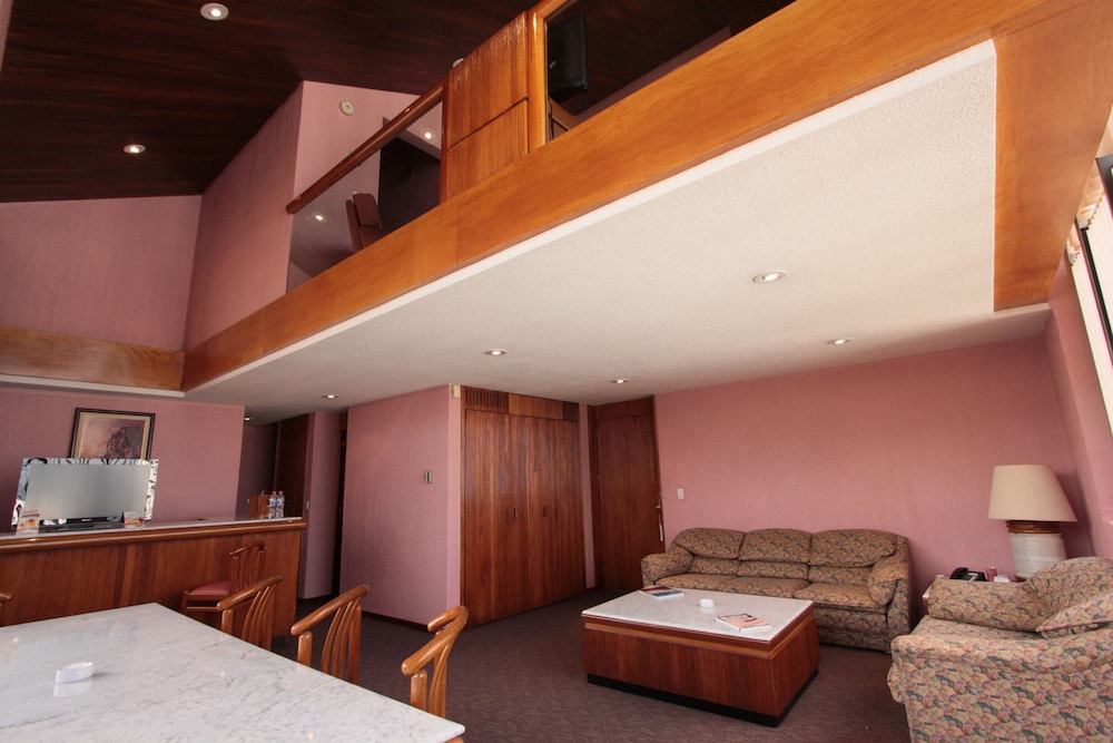 LOFT, DELUXE