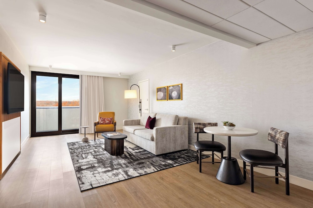 Hyatt Regency New Brunswick 45/66