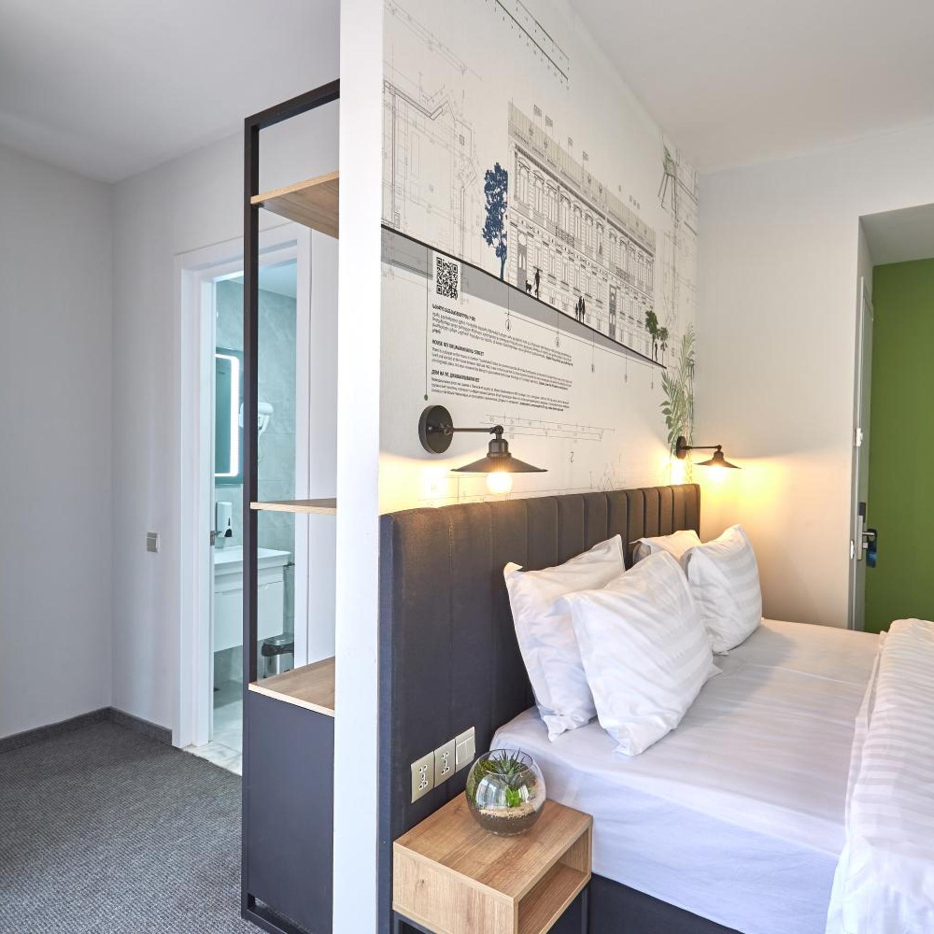 غرفة كبيرة بسرير مزدوج، Graphica Tbilisi Hotel 4/4