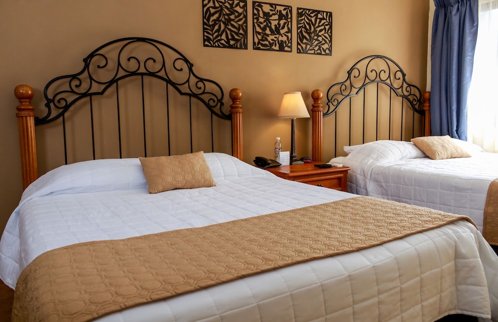 Las Magnolias Hotel 28/78