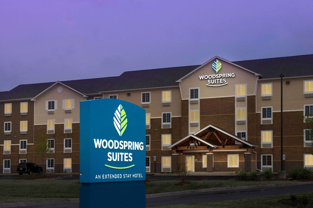 WoodSpring Suites Chicago Darien 2/29