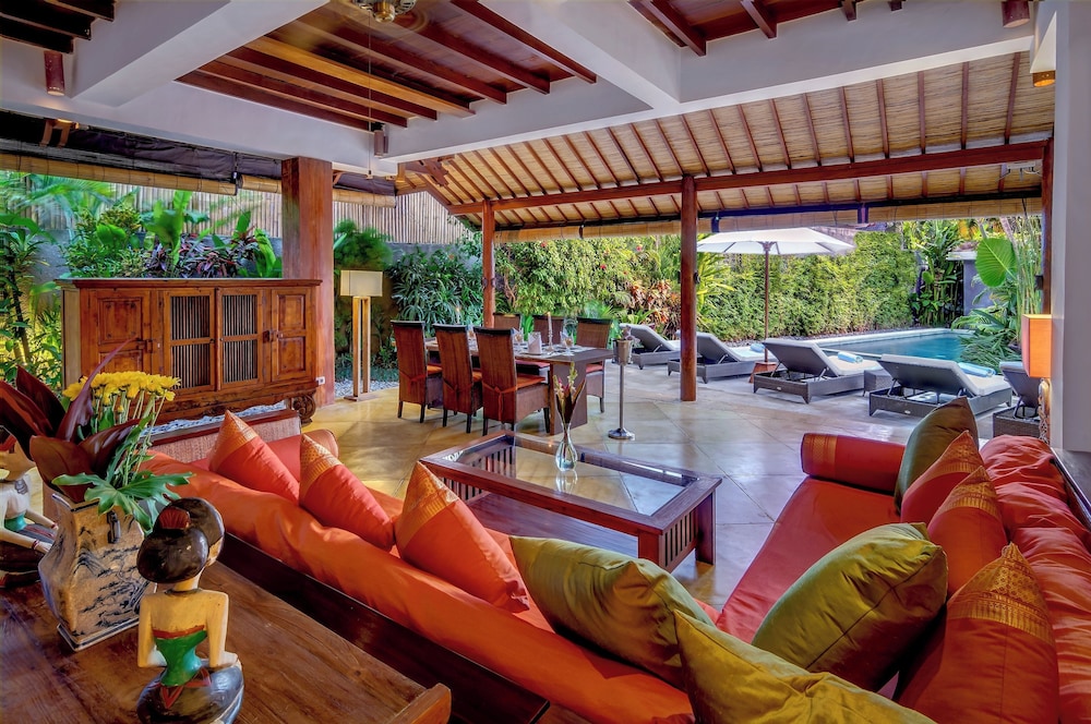 Hevea Villas 32/54