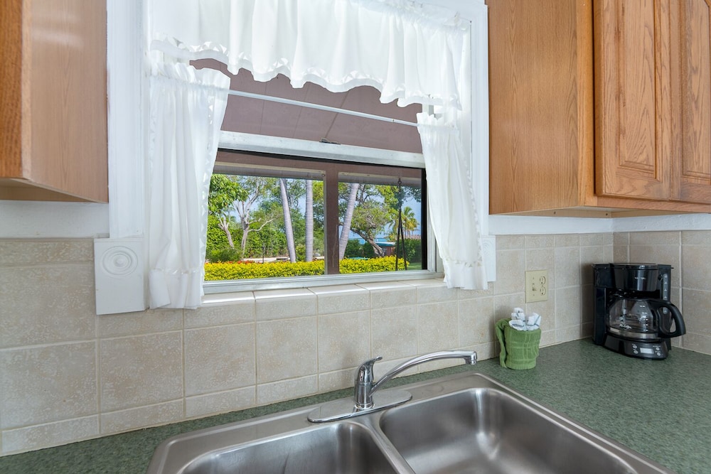 Rock Reef Resort 46/77