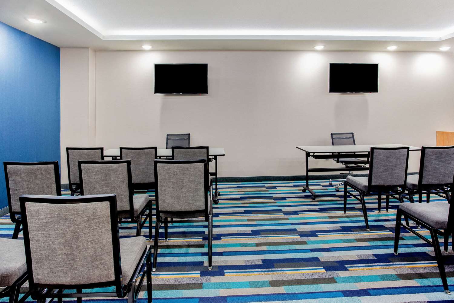 La Quinta Inn & Suites By Wyndham San Antonio Alamo City 45/49