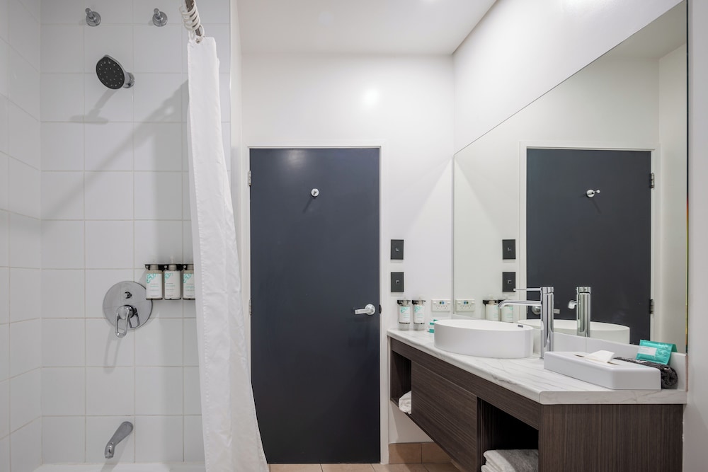 Heartland Hotel Auckland Airport 61/63