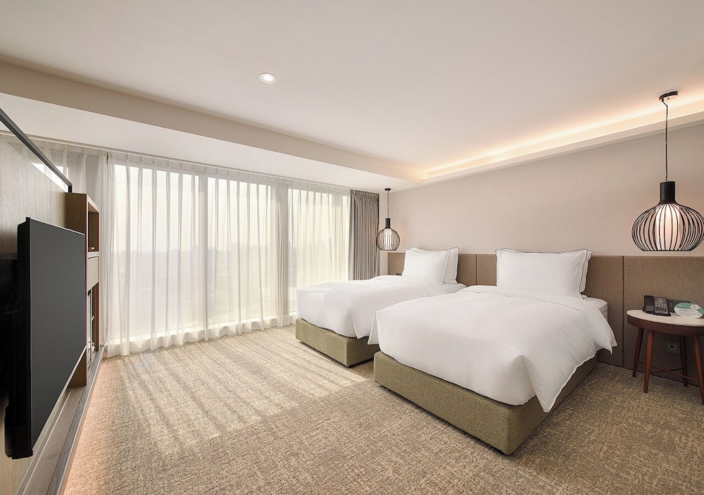 JAPANESE WESTERN, FAMILY SUITE