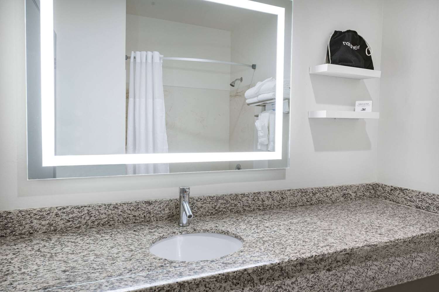 Ramada by Wyndham Bakersfield North 43/44