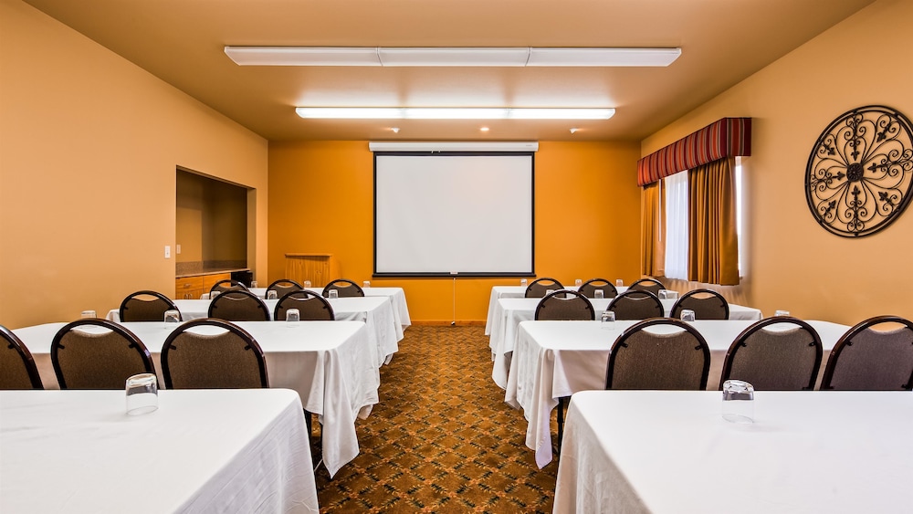 Best Western Plus Hartford Lodge 33/34