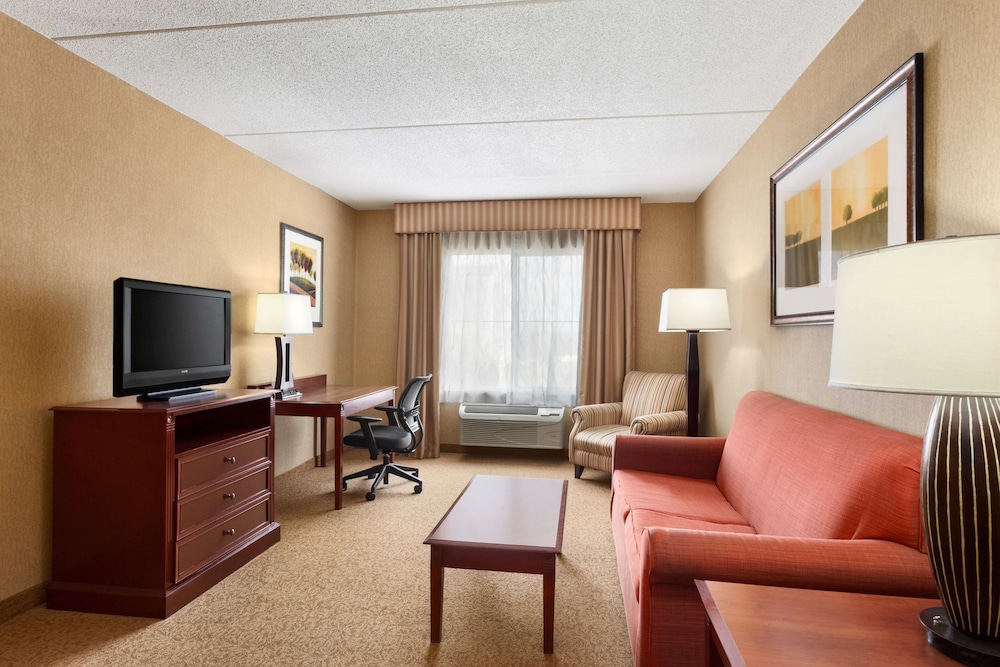 Country Inn & Suites By Radisson Nashville Airport TN 44/70