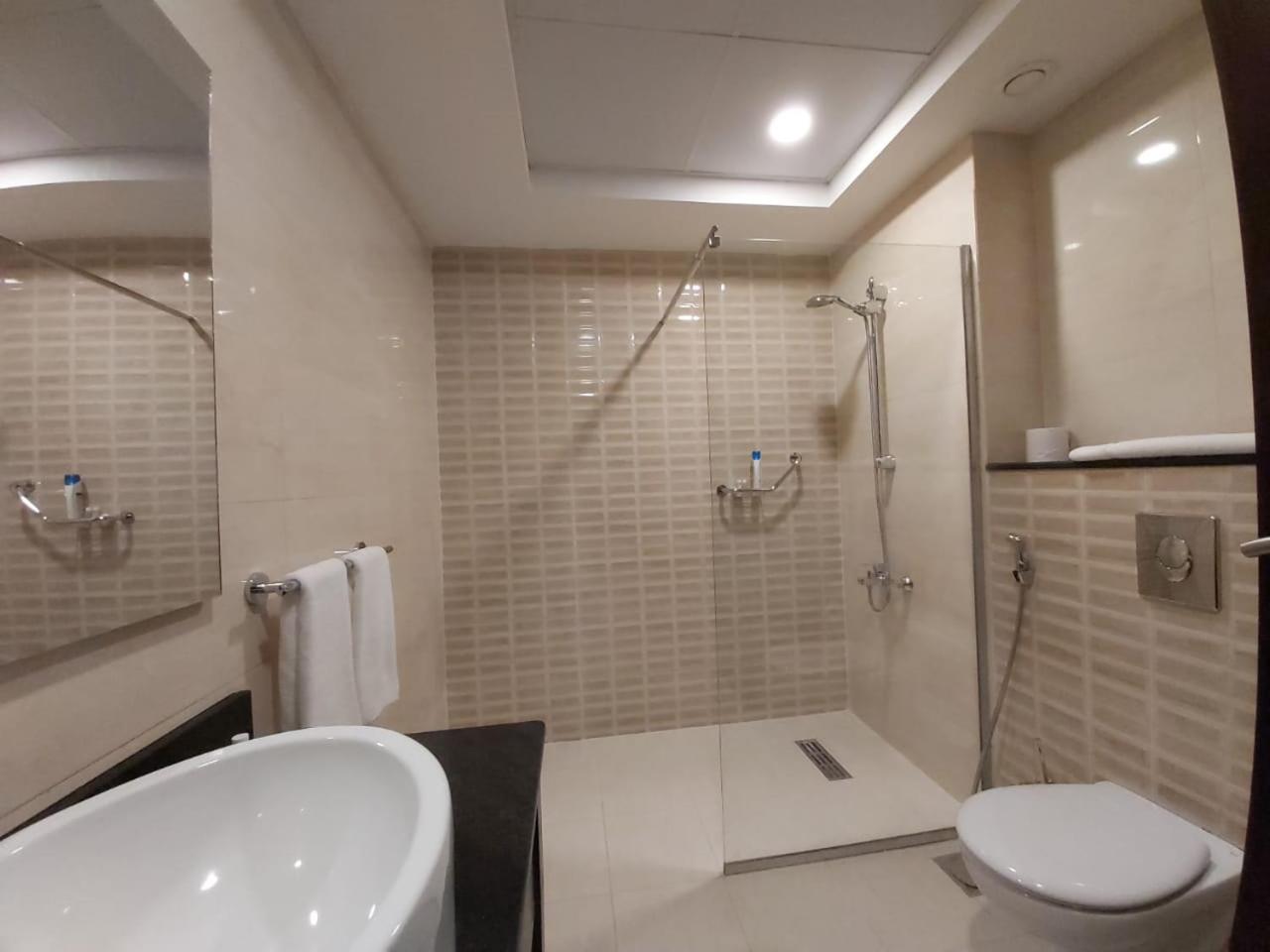 Basrah International Airport Hotel 74/76