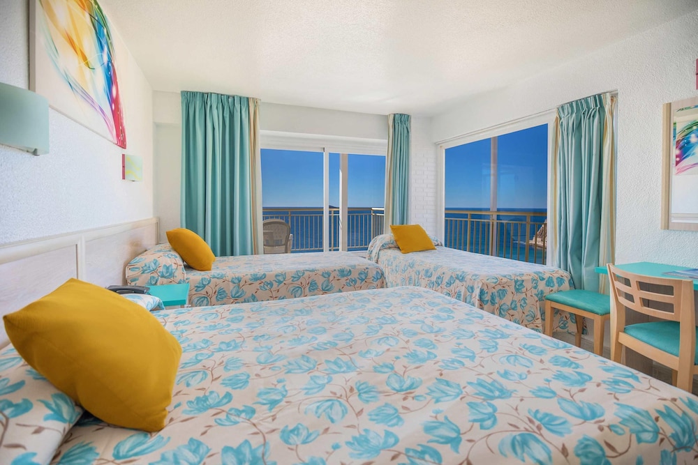 Family, 4 Beds, Sea View, Terrace 6/10
