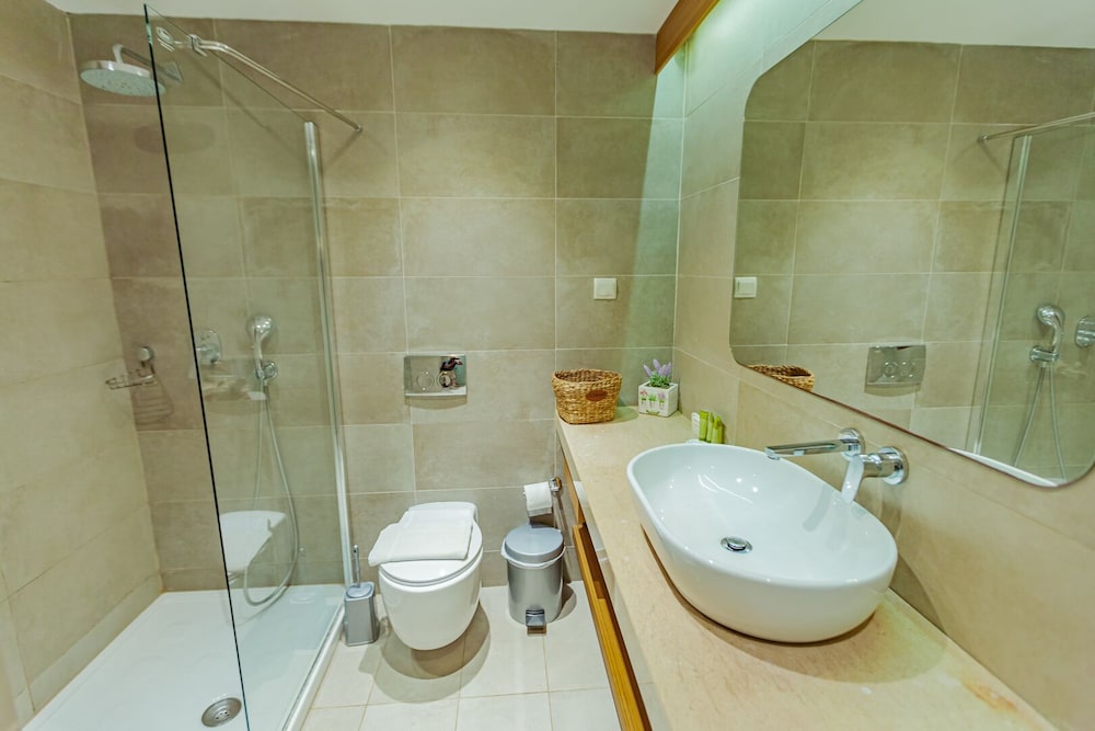 Elani Bay Resort 48/50