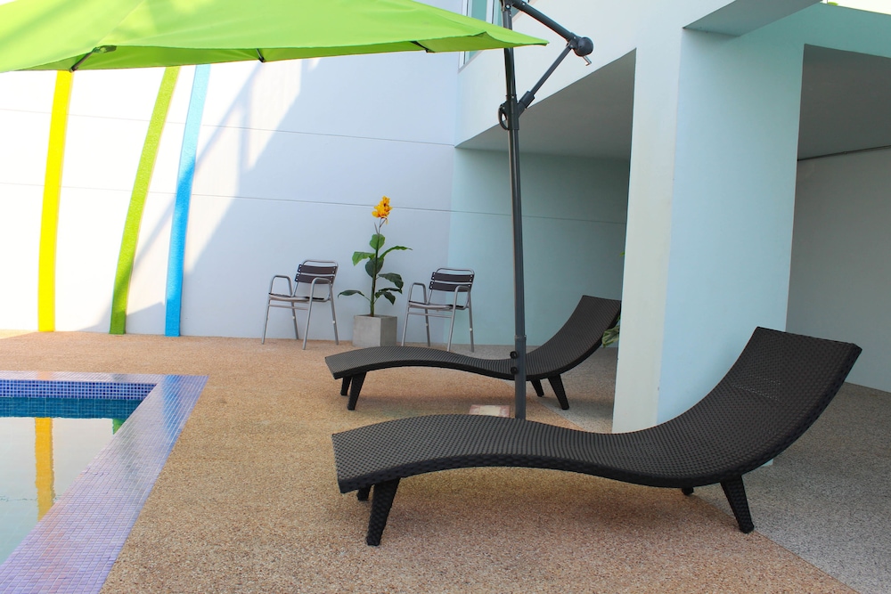 42C The Chic Hotel 39/49