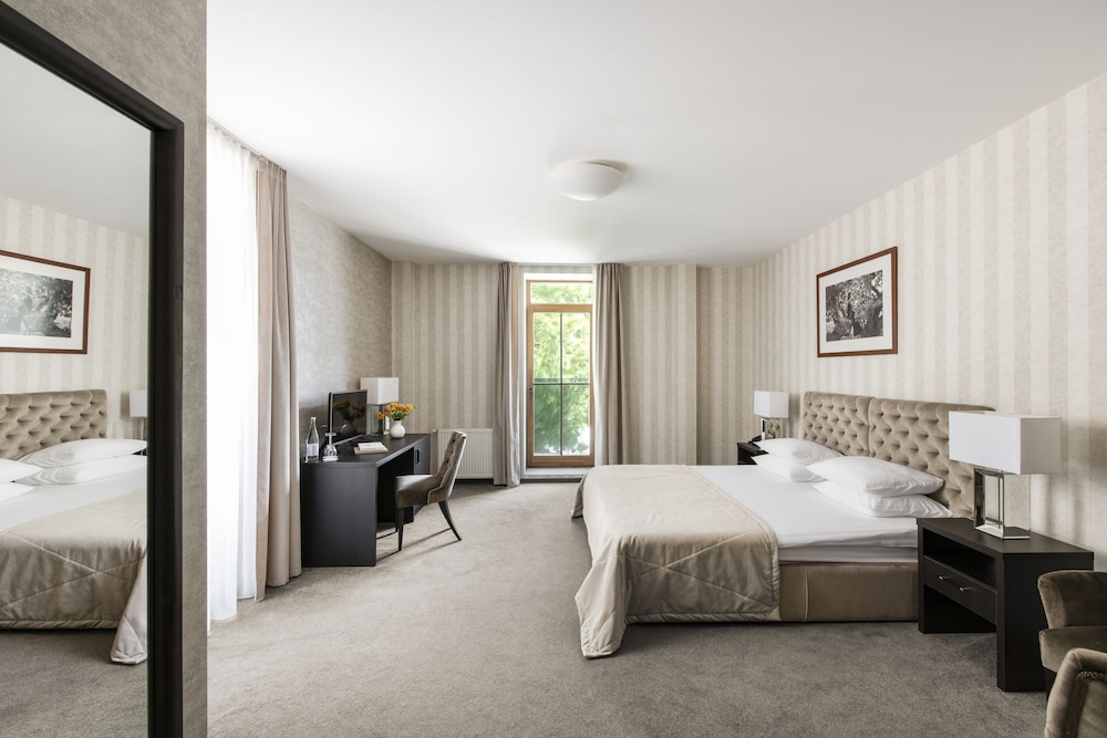 Amberton Cathedral Square Hotel Vilnius 11/50