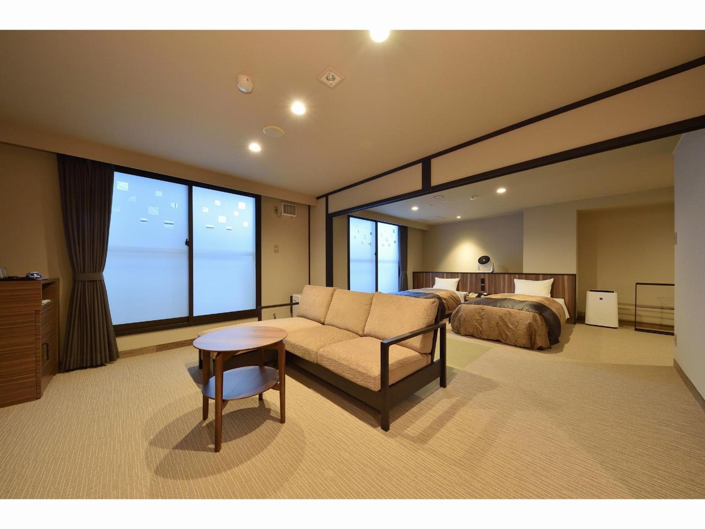 Type B, Deluxe, Twin Beds