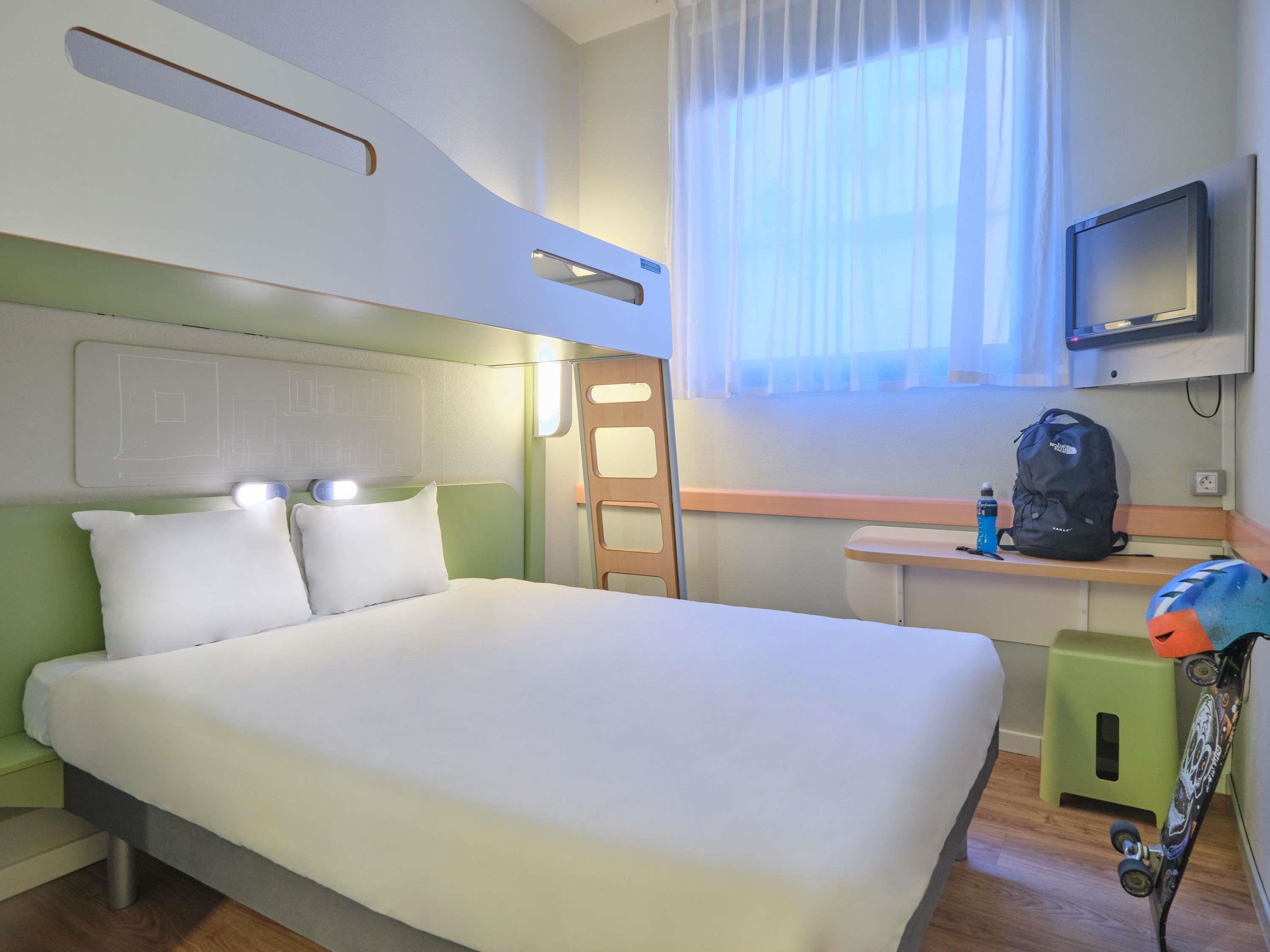 ROOM, DOUBLE AND BUNK BED