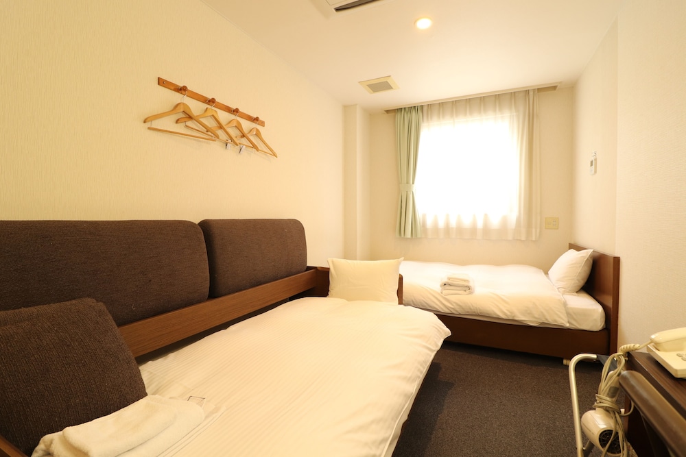 ECONOMY, TWIN BEDS