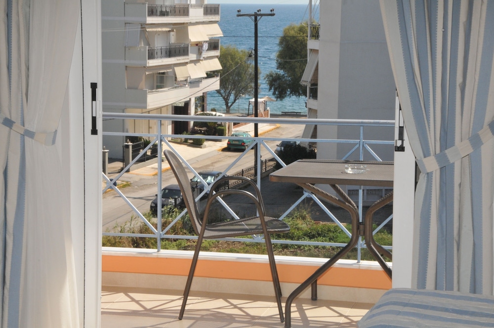 Philoxenia Hotel 73/75