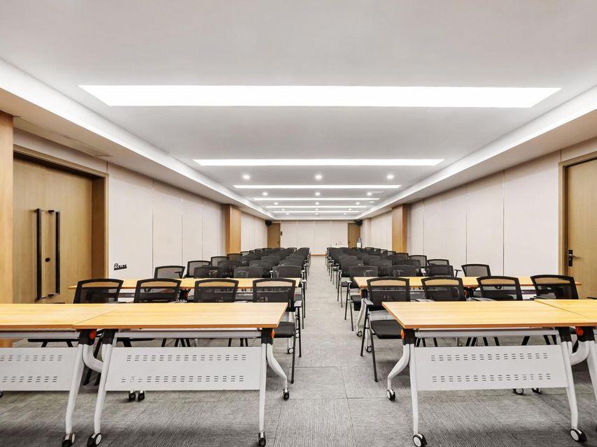 Vienna Hotel (Shanghai Jing'an Gaoping Road) 42/44