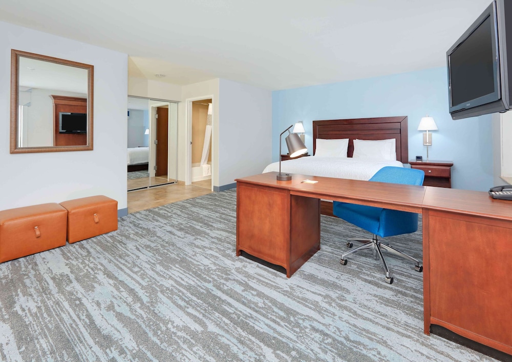 Hampton Inn Suites Dallas Arlington South 49/50