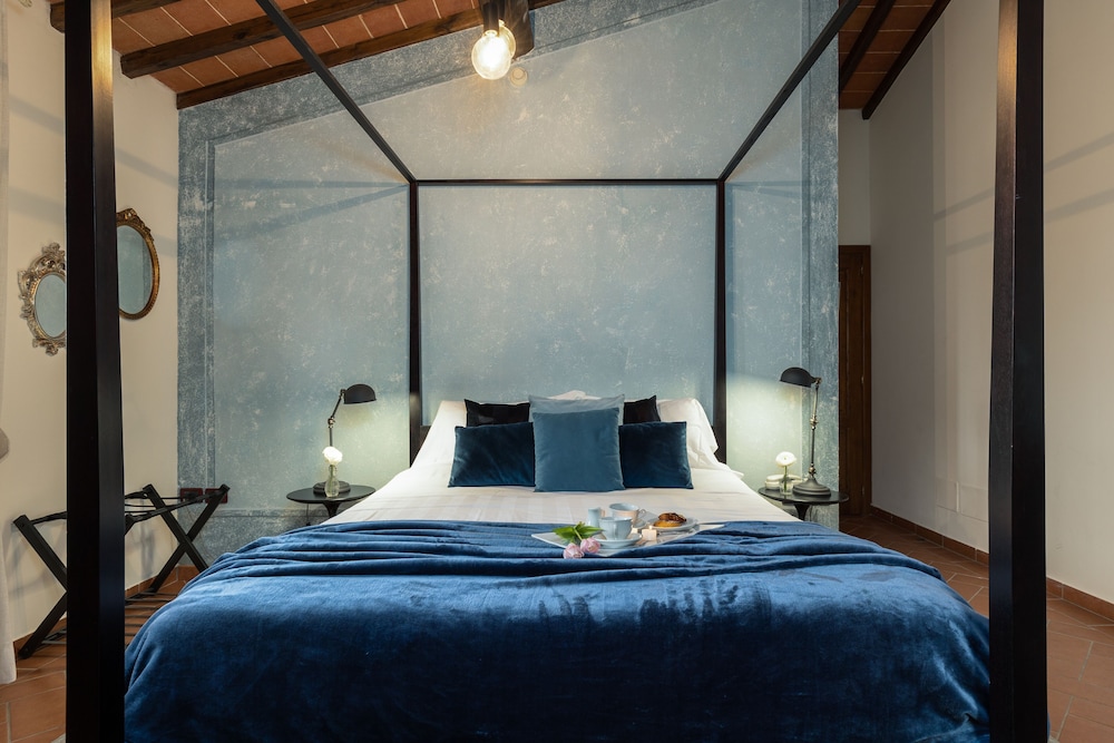TOWER, SUPERIOR, QUEEN BED, HILL VIEW