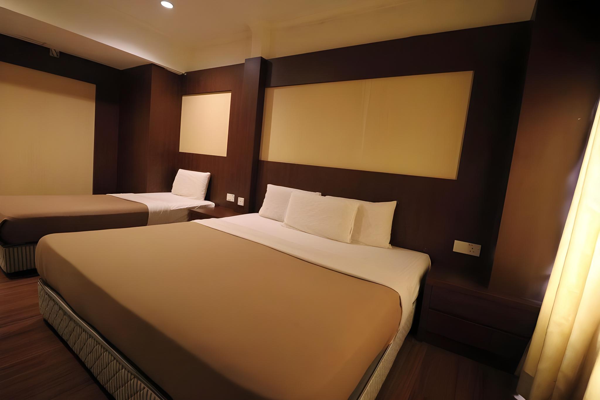 Room, Triple, 1 Queen and 1 Single Bed