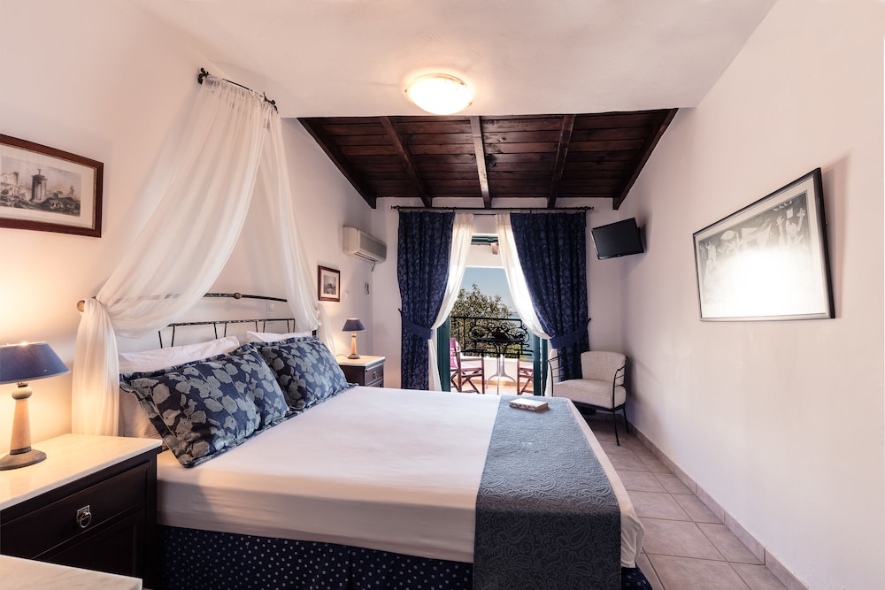 Dionysos Hotel Agistri 10/50