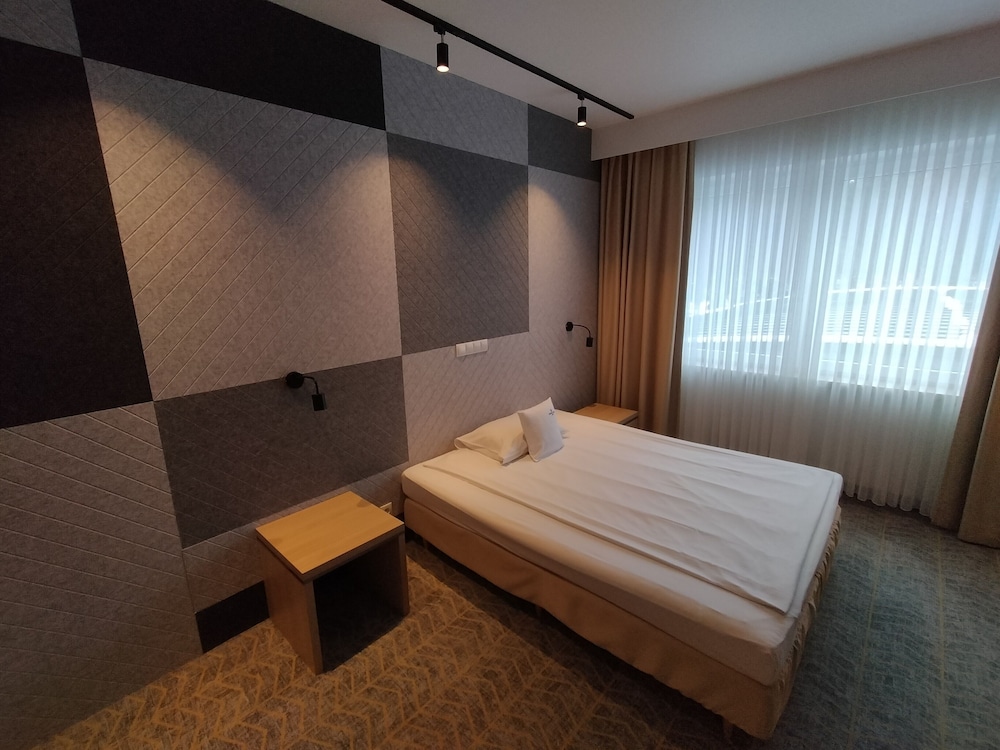 Grape Town Hotel 11/50