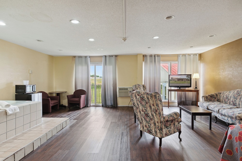 Days Inn by Wyndham Toledo 23/37